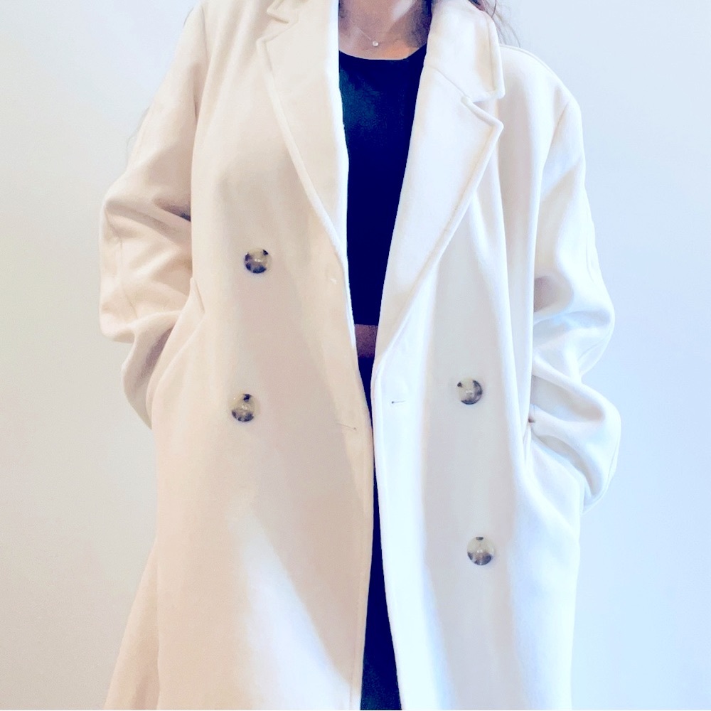 Gorgeous H&M Ivory Coat 🦋